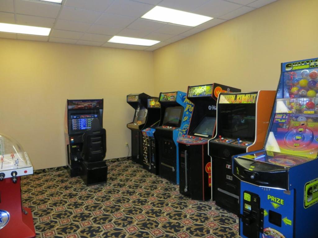 Howard Johnson Grand Forks Ngoại thất bức ảnh